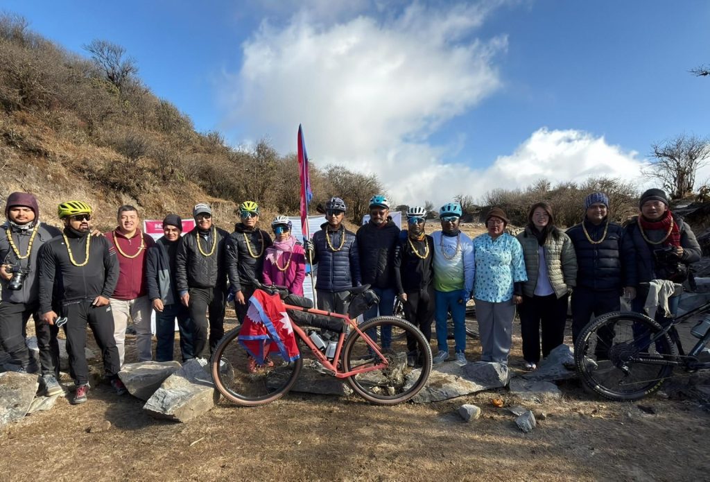 क्यान्सरका विरामीको सहयोगार्थ साइकल यात्रा सुरु