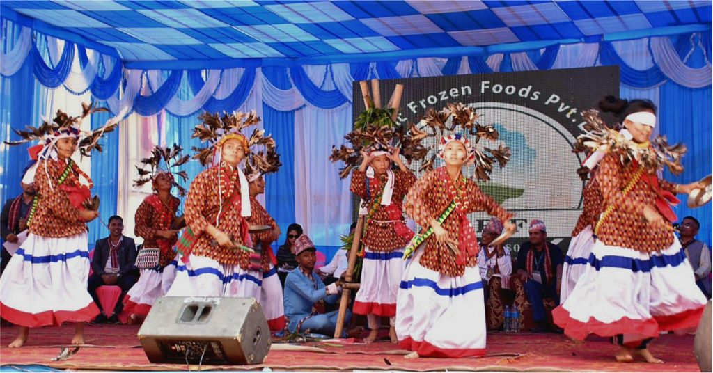“दोस्रो राष्ट्रिय पाककला प्रतियोगिता ” को पहिलो दिन शुक्रबार उद्घाटन कार्यक्रममा नृत्य प्रस्तुत गर्दै कलाकारहरु।