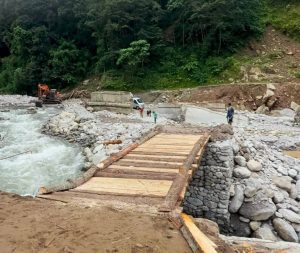 तीन महिनापछि काठे पुलमार्फत यातायात सुचारु